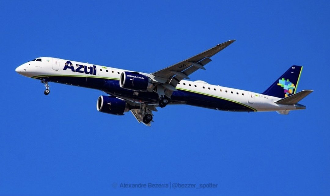 Nicksonland's tweet photo. #DomingoDeAviones @azulinhasaereas
Aeronave: Embraer E195-E2 Matrícula: PS-AEO
(📸 @bezzer_spotter)
#Embraer #EmbraerLovers #EmbraerFans #EmbraerE195E2 #NicksonLandNews✌️ #aviation
#aviacao #aviationphoto #aviationdaily
#aviationworld #aviationday
#avgeek #photography https://t.co/pNmbP6PkUh