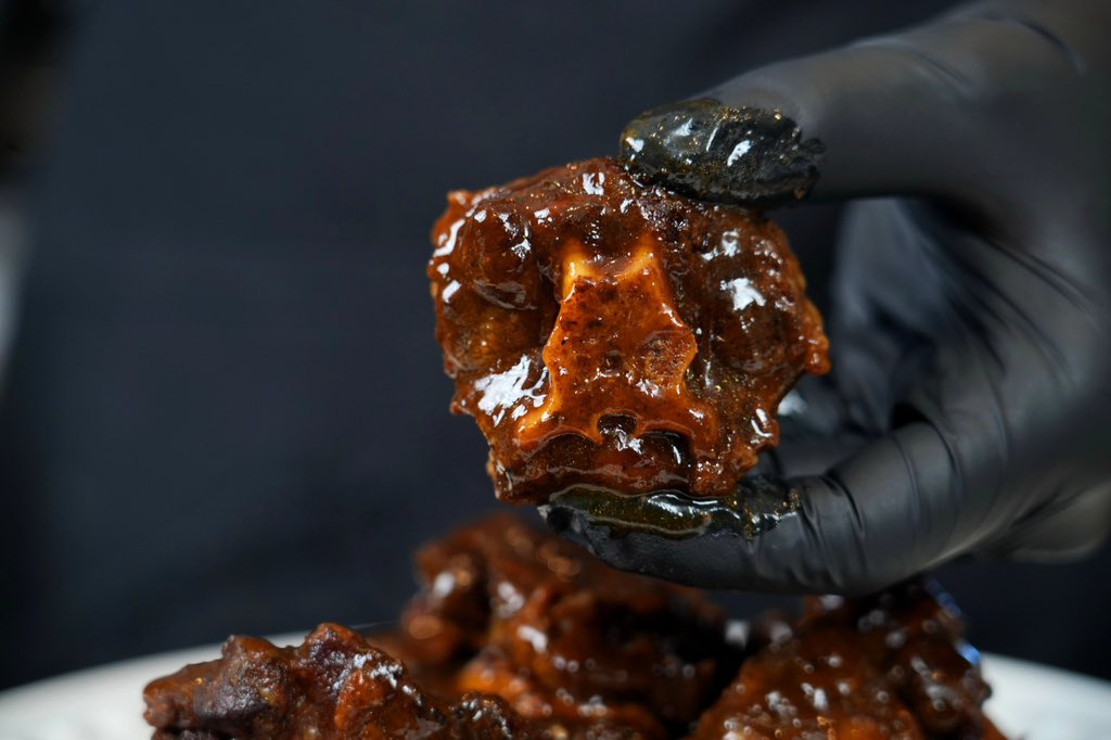 MrMake1tHappen's tweet photo. Oxtail recipe otw https://t.co/wqIyN0ac11 https://t.co/PofwQ0Pvz7