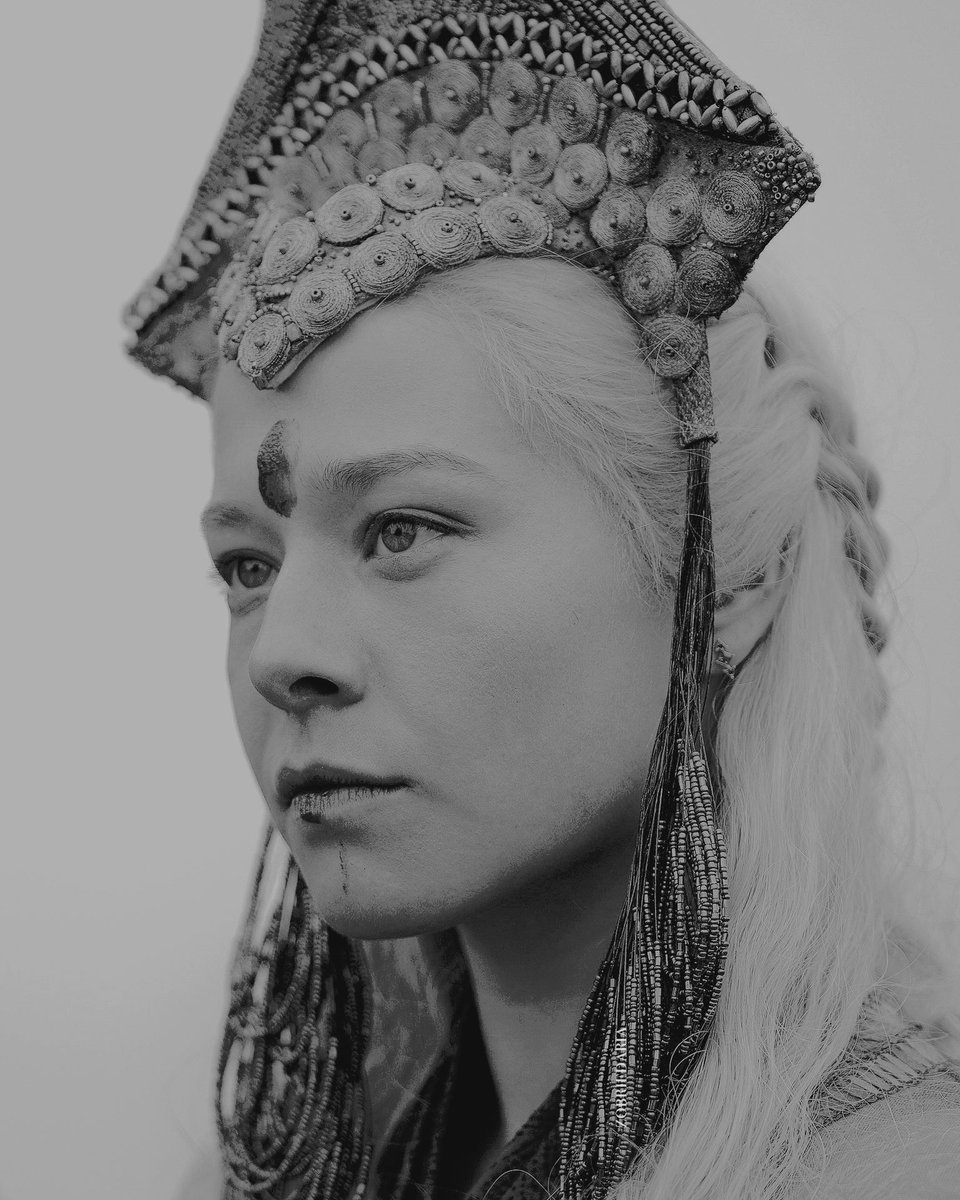 EMMAZlADARCY's tweet photo. purple eyed rhaenyra targaryen you are mother https://t.co/dw8rZw3IHr