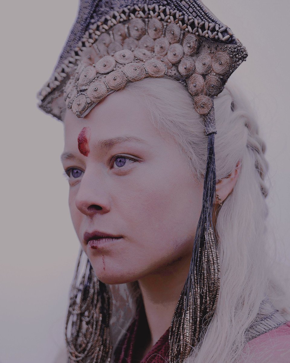 EMMAZlADARCY's tweet photo. purple eyed rhaenyra targaryen you are mother https://t.co/dw8rZw3IHr
