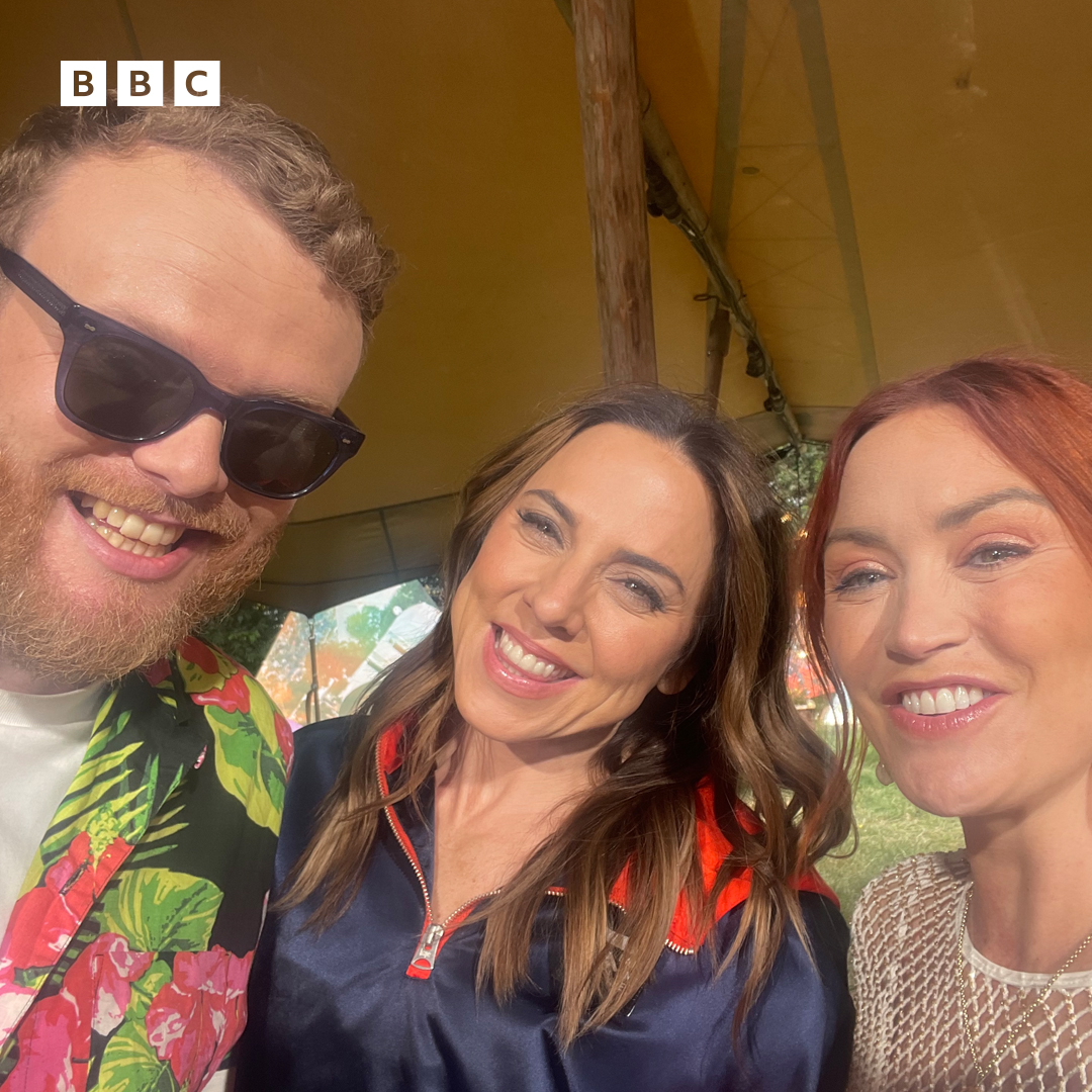 .@MelanieCmusic popped by to join @huwstephens and @ariellefree on the Glastonbury @bbciplayer channel ❤️ Our dedicated Glastonbury channel has a curated feed from across the stages 🙌