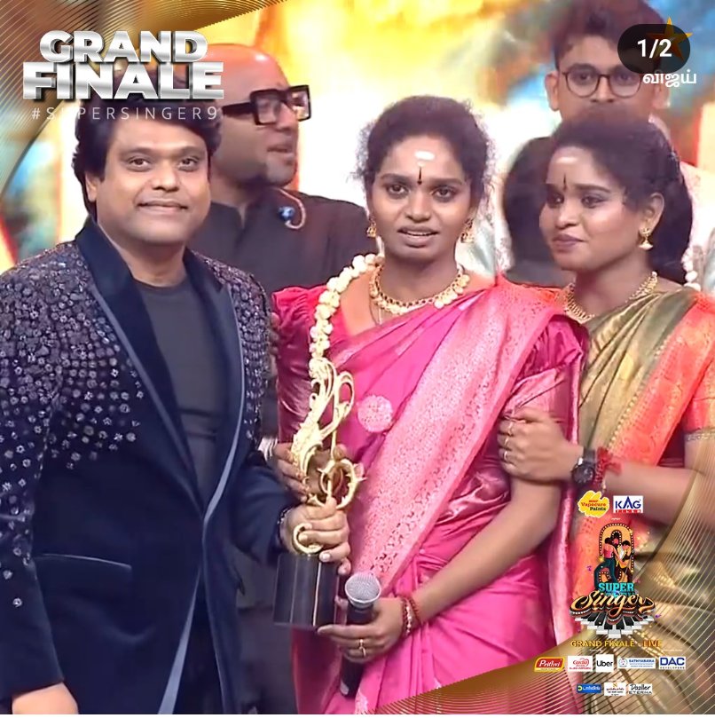Shaan77sun's tweet photo. தயவுசெய்து இனிமே
       "சூப்பர் சிங்கர் "
என்று  போடாதீங்கடா
டுபாகூர் விஜய் டிவிய
     நம்பி பார்த்ததுக்கு வெச்சிட்டான் ஆப்பு
அடுத்த எபிசோடு எல்லாம் எடுக்காதீங்க டா https://t.co/vpBOcYaqoh