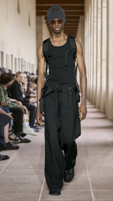 FROWMen_'s tweet photo. #GIVENCHY SS24 🔥🧡 What does everyone think?👇 https://t.co/L3YsKnugIq