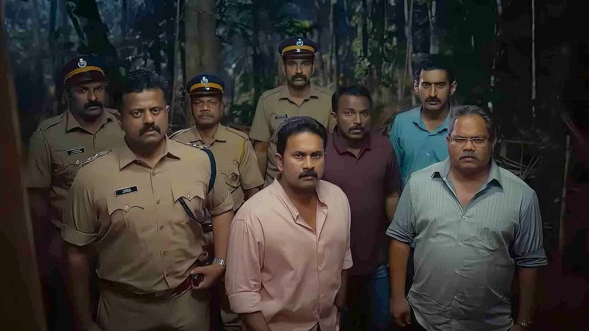 #KeralaCrimeFiles 📺

Climax not came up the Expectation Level. But the Series was Neat & Engaging. Loved the Visuals, Colour Grading, BGM, Performances. Duration also felts Positive. Anyway Decent Attempt. Waiting to See More Web Series from Malayalam 😊

Decent / Watchable !