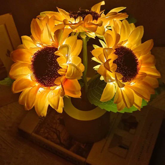 thecremecloud's tweet photo. sunflower lamp › https://t.co/z07vMBjaZD https://t.co/gROfwkjFgi