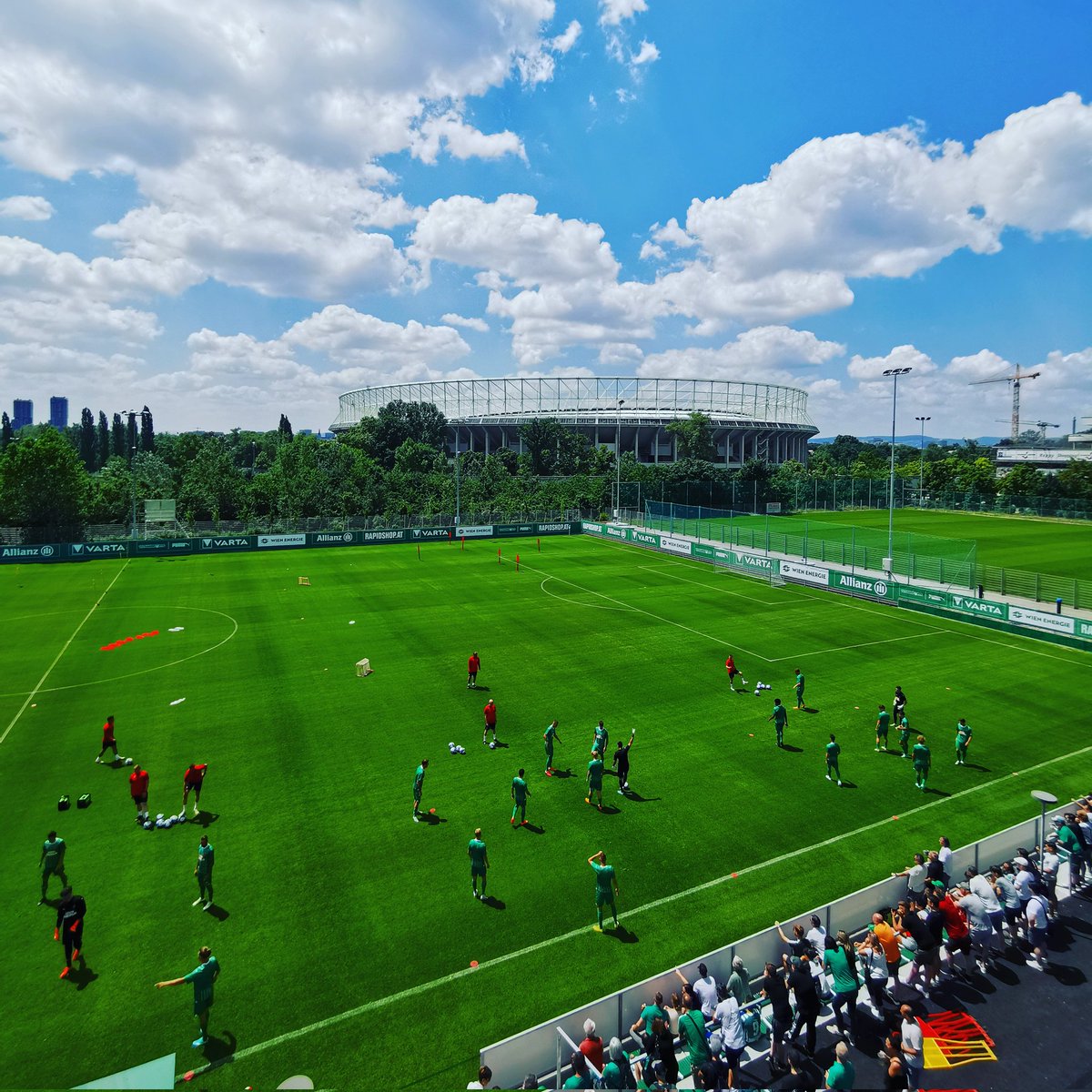 MatthiasRingler's tweet photo. First Training in 23/24! ⚽🟢⚪ #SCR2023 @skrapid https://t.co/OWu2IvkCa0