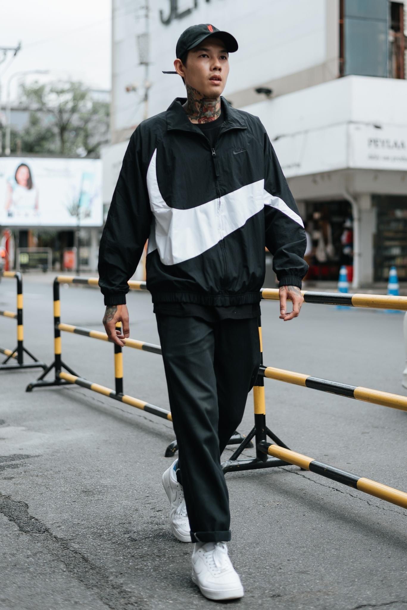 JustFreshKicks on X: NEW Nike Swoosh Woven Jackets https://t.co/4MbVrQyeKn  https://t.co/QEyZQVcxqi / X