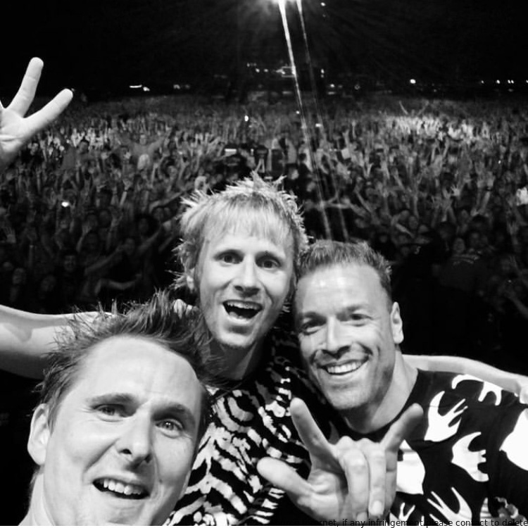 Quiz time! What's better than seeing your favorite band, Muse, live? Getting cash rewards for it! Use my TEMU app invitation code <202979479> to search for tickets and earn up to $20 in rewards. #TEMUapp #Muse #CashBackConcerts