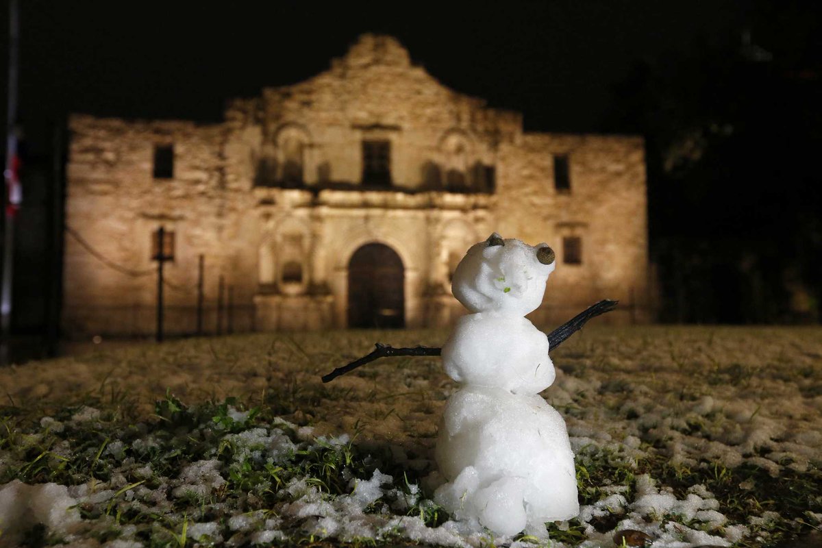 BexarCOSW's tweet photo. In our efforts to help keep you cool or at least #Thinkcool ๐ค๐๐๐ฅถโ
Today is the #ChristmasDay halfway mark.
#StayCool #ThinkCool #StayHydrated #LookBeforeYouLock #TexasHeat #Summer https://t.co/JK5ERUGL7r