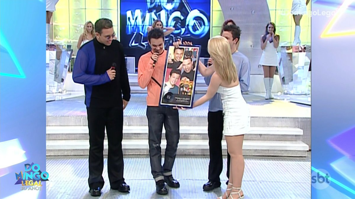 ViniciusHDTV's tweet image. Passou um filme na minha cabeça, quantas histórias. Obrigado meu Deus pela minha vida. Que Deus abençoe a todos #KLB @KLB #DomingoLegal