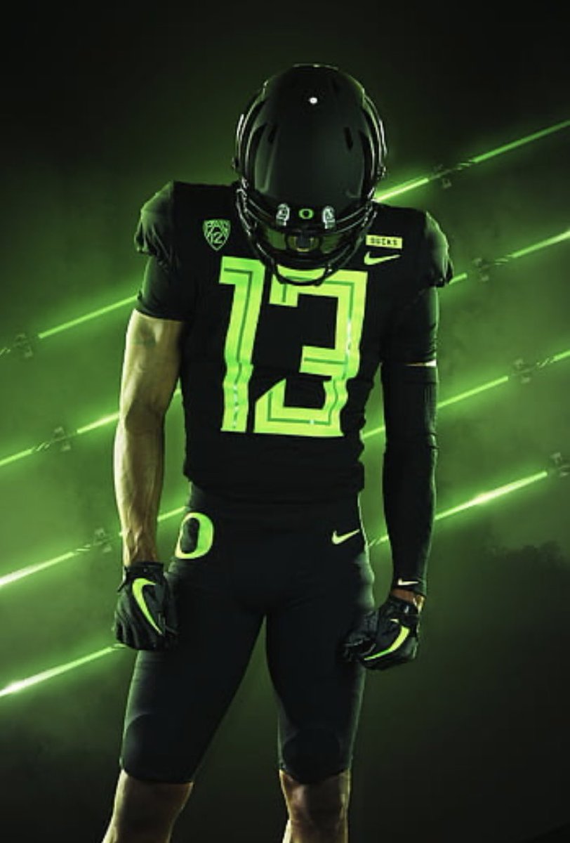 #AGTG Blesses to receive my 10 D-1 offer from The Oregon Ducks 💚💛🖤 @MohrRecruiting @adamgorney @BHoward_11 @TheCribSouthFLA @RivalsWoody @RivalsJohnson @ZBlostein247