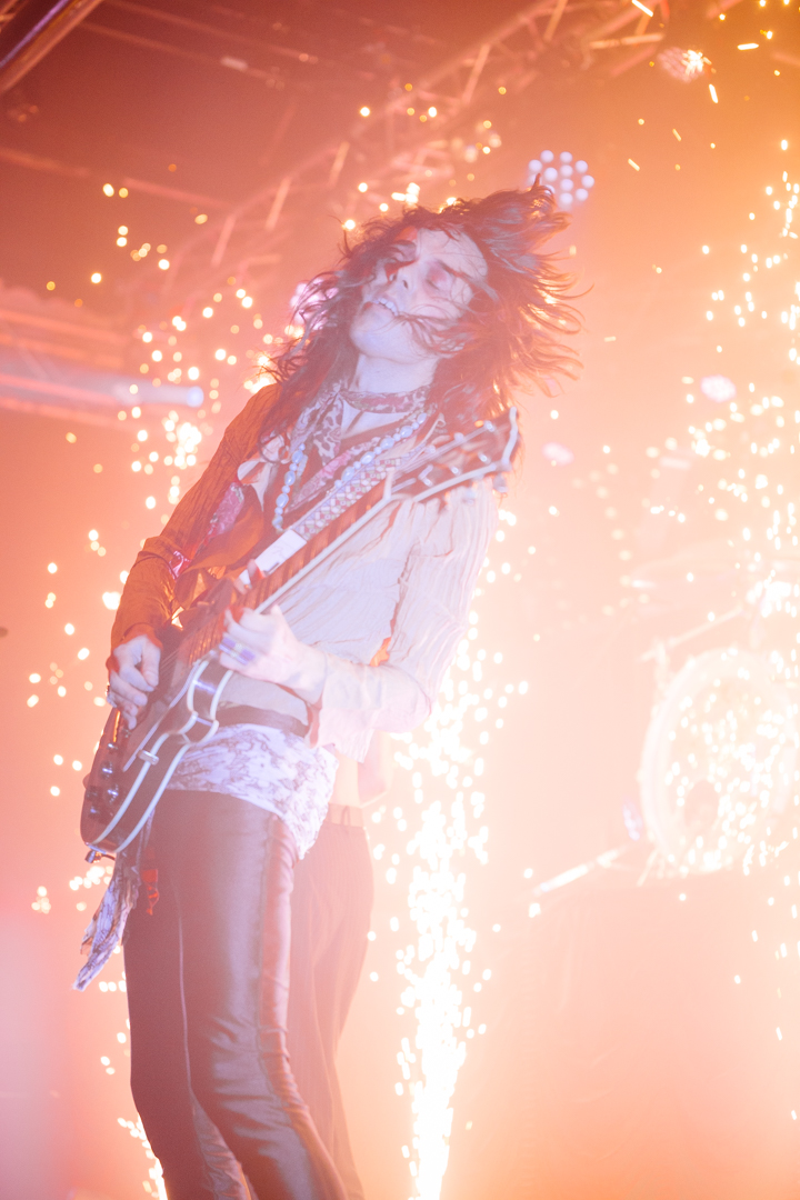 I'm still living in this Fever Dream, are you?
Shot on Canon 6D Please do not repost without credits #feverdream #concertphotography