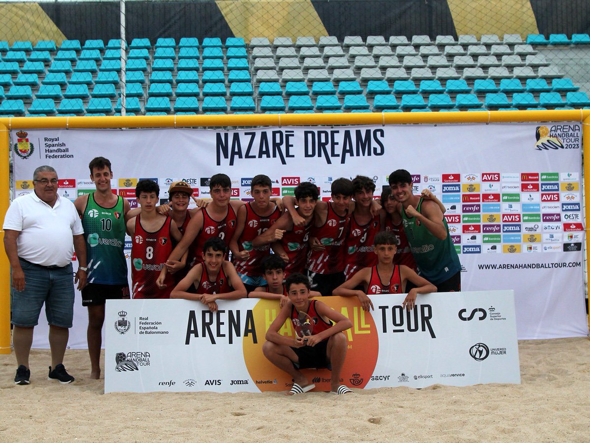 Hace 3 años la <a href="/fbmclm/">Fed. Balonmano de Castilla-La Mancha</a> creó el Circuito Regional de Balonmano Playa. Hoy, 3 equipos consiguen reinar en 3 categorías del Circuito Nacional 

🥇Infantil Masculino 
🥇Cadete Femenino
🥇Juvenil Masculino 

+ una 🥈 en Infantil Masculino 

Apuesta por un deporte base 👌