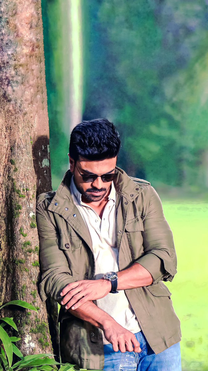 Semitarak_07's tweet photo. Dhruva IPS @AlwaysRamCharan 🔥#Ramcharan https://t.co/5QrRiHfL0t