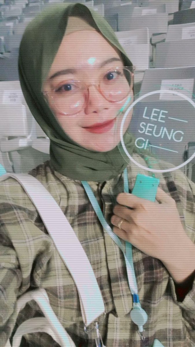 rizkiyaalfiani's tweet photo. Lagu favorit gue akhirnya dinyanyiin 😭😍
Abaikan suara cempreng 😭
#losingmymind #soundtrackmygirlfriendisgumiho 
#asiatour2023leeseunggi 
#LeeSeungGiinJakarta https://t.co/PGccRDB1VG