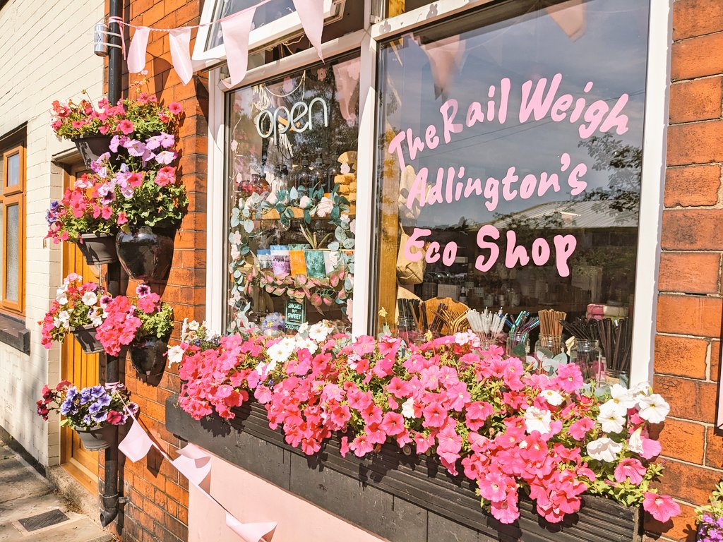 rail_weigh's tweet photo. We took our #Solarcan down today from in front of the shop & opened it up - so pleased with the image! 1st one is straight out of the can, 2nd is inverted & sharpened a bit
Can't wait to do another!
#therailweigh #adlington #lancs #ecoshop #pinkshop https://t.co/S6XhVp70c2