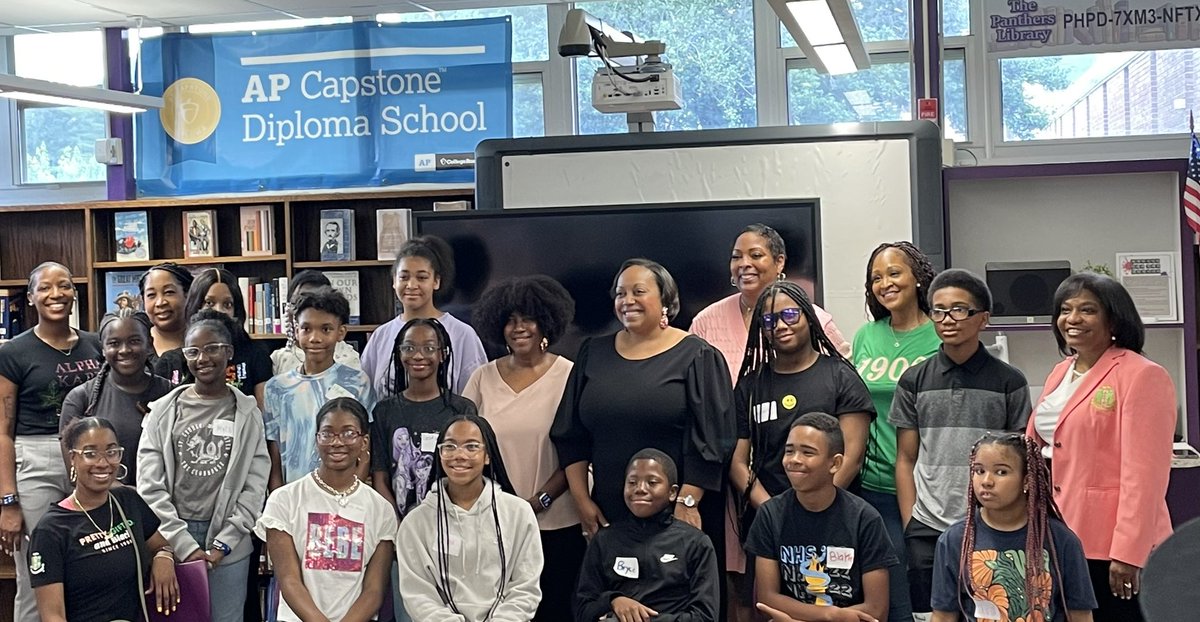 Thank you Ladies of <a href="/AKA_UEO/">AKA_UEO</a> for the Youth Leadership Institute! It was great to witness what my mentees &amp; Ss learned over the months they were under your leadership. #ItTakesAVillage #mentor
