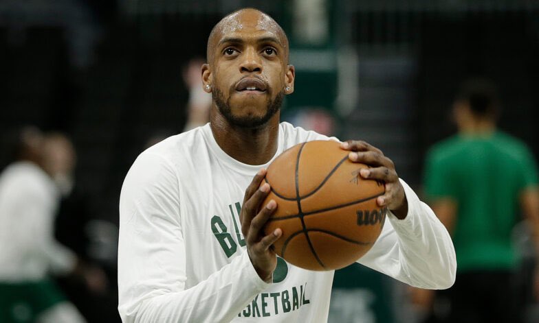 TheNBACentel's tweet photo. Colin Cowherd’s trade idea: 

Dallas Mavericks receive: Luka Doncic 

Milwaukee Bucks receive: Khris Middleton

(Via @TheHerd ) https://t.co/HXWMxdyxhT
