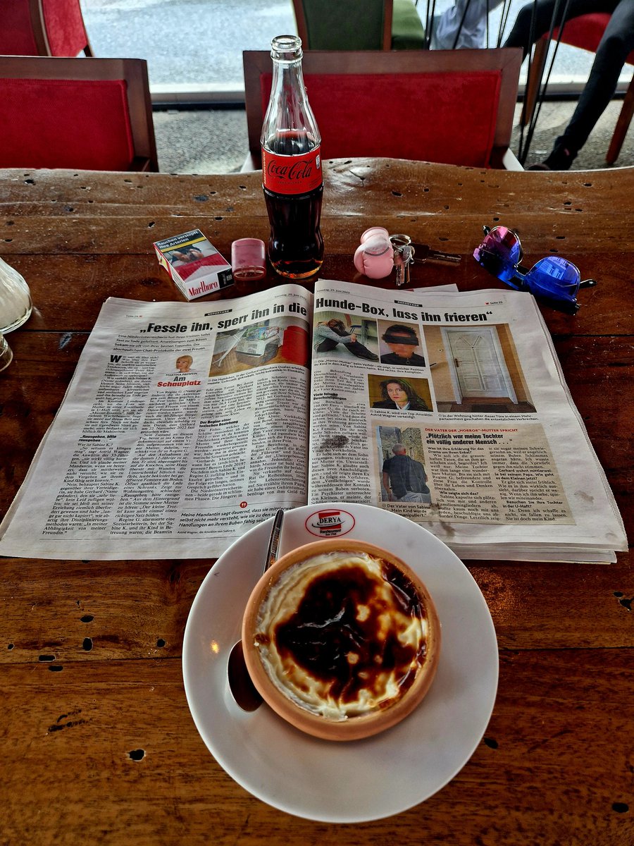 LaufhausKoenig's tweet photo. so soll #Sonntag sein, Kalbs #Fleischlaberl  Typ #Köfte ala #Türken #Mama #Hamza &amp; zum #Dessert  Glücksgefühle mit #Milchreis ala #Oma &amp; der #kriminell guten alten #MissMarble Gschicht der #PreweinWagner #Mädchen "Bande" vom #Felsn in da #KronenZeitung als Krönung des Tages
📰👑 https://t.co/FwwjGjrzeg