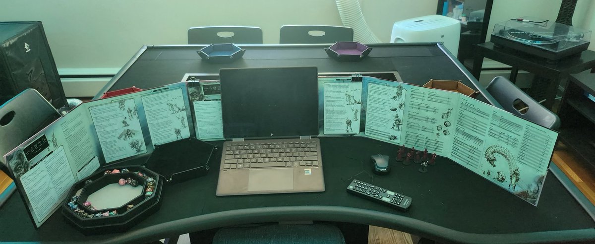 MawrtalNinja's tweet photo. December 2021, I came back home for the holidays and asked my dad to help build a D&D table for my apartment. Mind you, he had no idea what D&D was.
Now it's been 1.5 years of making epic D&D memories with some wonderful folks at this beast of a table!
#DnD #TTRPGs #dndtable https://t.co/Z0Xc1jK6OH