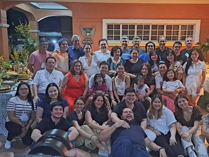 menggalurks's tweet image. The Pamamanhikan: Atayde x Mendoza Family ❤️ 

#MaineMendoza #ArjoAtayde