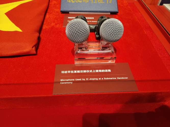 TGTM_Official's tweet photo. PLA Navy Museum, Qingdao. Anything that has had physical contact with Xi Jinping has been turned into an exhibit.

#TheGreatTranslationMovement https://t.co/451OtTcVg0
