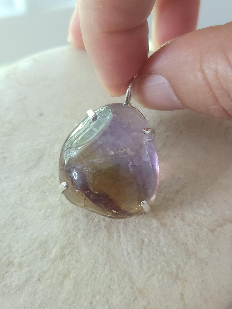 catherineepstei's tweet photo. Ametrine Pendant! Excited to share the latest addition to my #etsy shop: Ametrine Pendant in Sterling Silver https://t.co/R6LTxSSg47 #ametrine #silver #sterlingsilver #healingcrystals #energy #energystones #crystalshop #polishedametrine #livinglotusgroup https://t.co/WpIth7xZtq