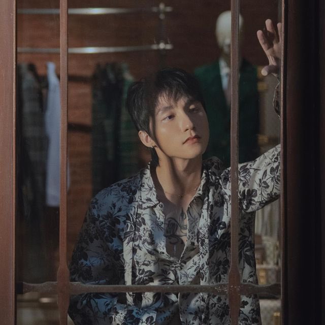MTPGlobalUnion's tweet photo. [@sontungmtp777’s IG UPDATE]

“🕊️🕊️🕊️
🌙🌙🌙”
#GucciHighEnd 
#GucciTailoring
#GucciValigeria

#GUCCIxSONTUNGMTP #SonTungMTP #Gucci @gucci https://t.co/qsDIg8S4AV