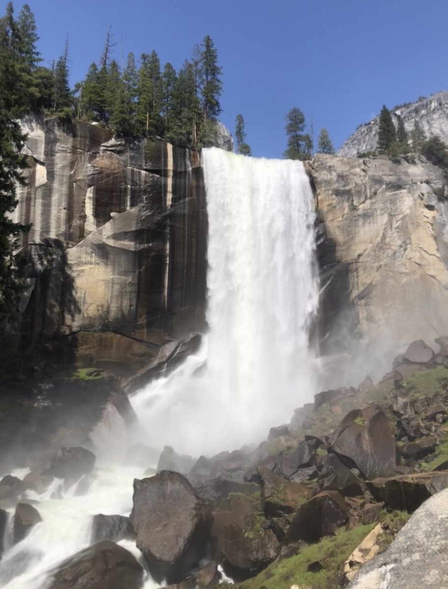 NikNikipedia's tweet photo. #Yosemite #mistfalls #halfdome gorgeous views. https://t.co/WABO2d7ISB
