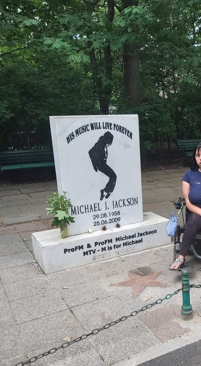 foreveroana's tweet photo. 14 years... 🥺💔
M is always for Michael 🥺👑♥️

#14YearsWithoutMichaelJackson #mykingforever #KingOfPop #MichaelJackson https://t.co/aKbsff1I5E