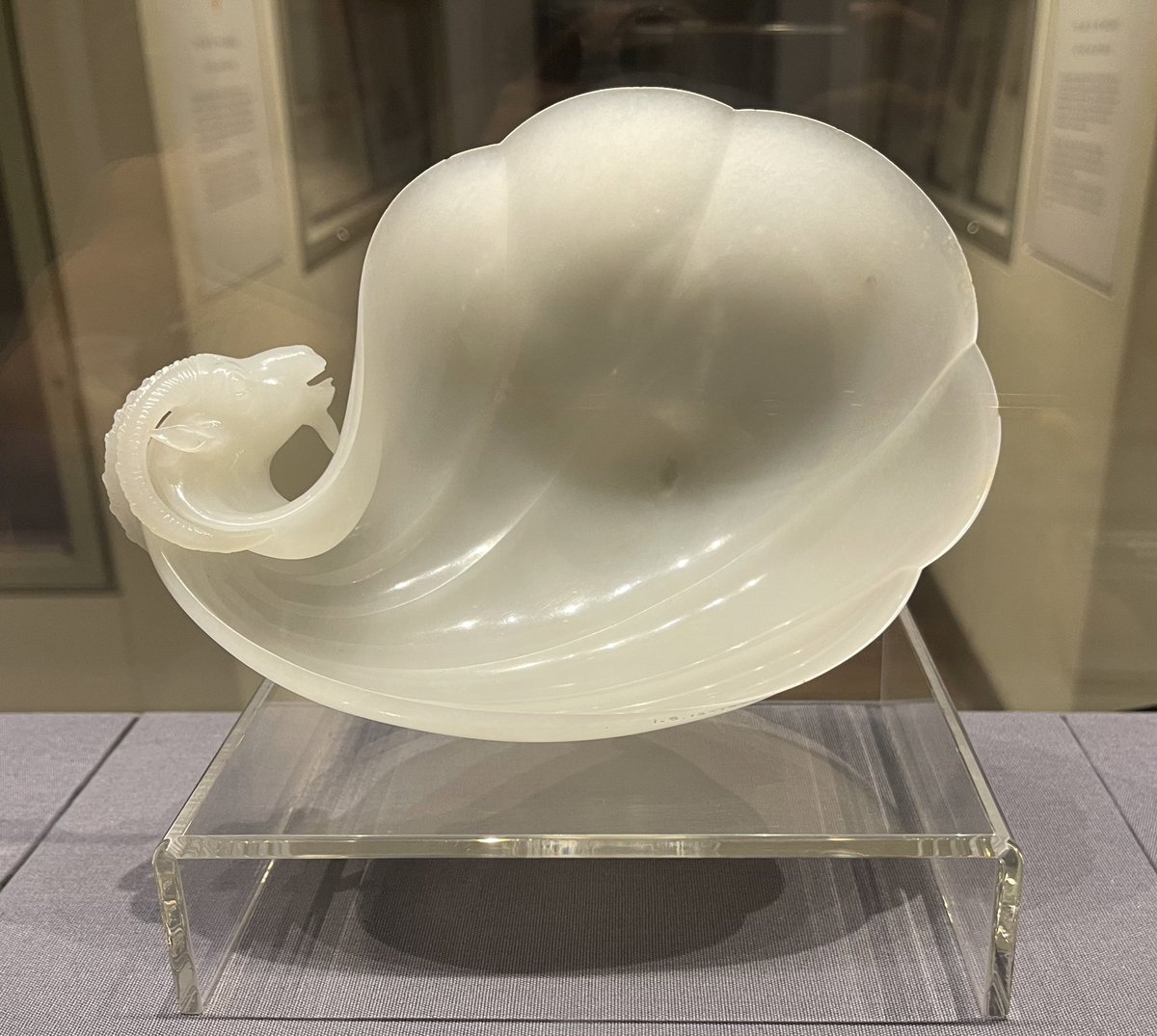 Exquisite craftsmanship. Mughal Emperor Shah Jahan’s wine cup (jade) — crafted in 1657. 
Image from my recent gratifying visit to @V_and_A #art #Mughal #India