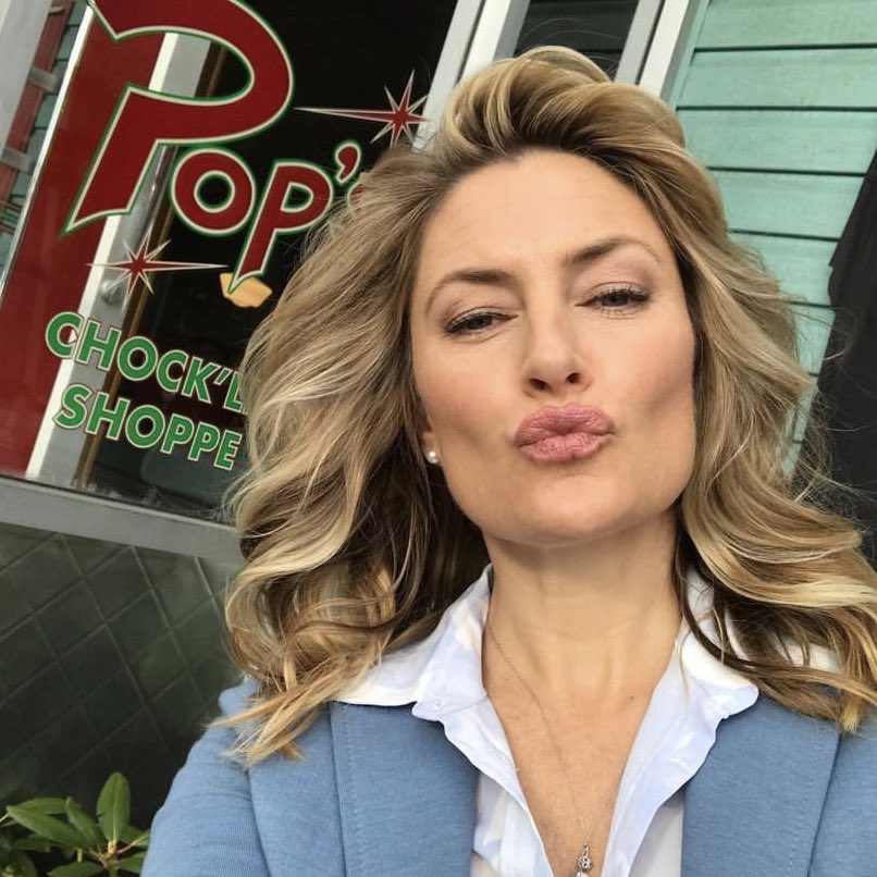 FansMadchen's tweet photo. 2017/2023, the end of an era 
Thank you @madchenamick for bringing Alice to life. We’re going to miss seeing you on screen every week, but can’t wait to see all that in store for you with future projects ❤️ Thank you for 7 seasons of sass 👑 
#Riverdale https://t.co/vl8wk7PYeL