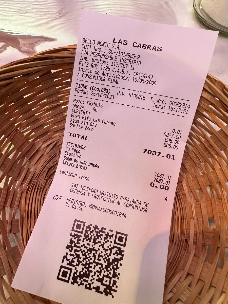 criptolawyer's tweet image. 14$ con dos bebidas incluidas. 

Argentina 🇦🇷