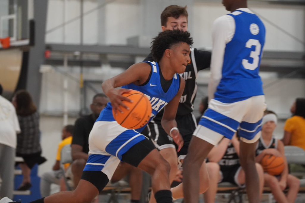 TraceHawkins_16's tweet photo. Ship at 2:30 let’s bring it home @CalhounMSHoops @CoachQKent https://t.co/qpwKRtAJBk