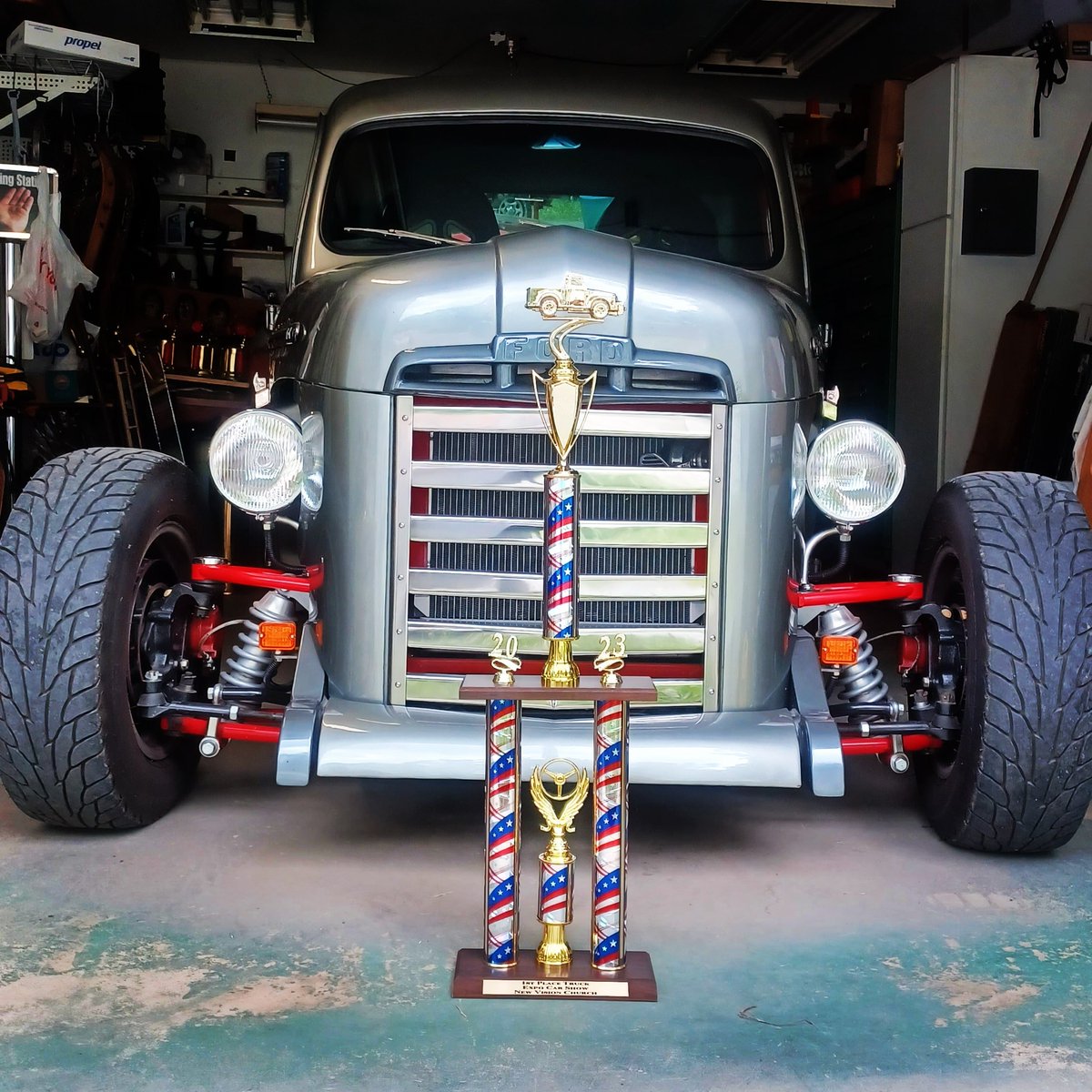 The little Hotrod 51' brought home another trophy 🏆 and was able to outrun the rain an stay dry yesterday #feelinggood #builtnotbought #winning