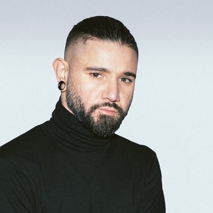 Claire Penis on Twitter: "Drake announces his first poetry book called