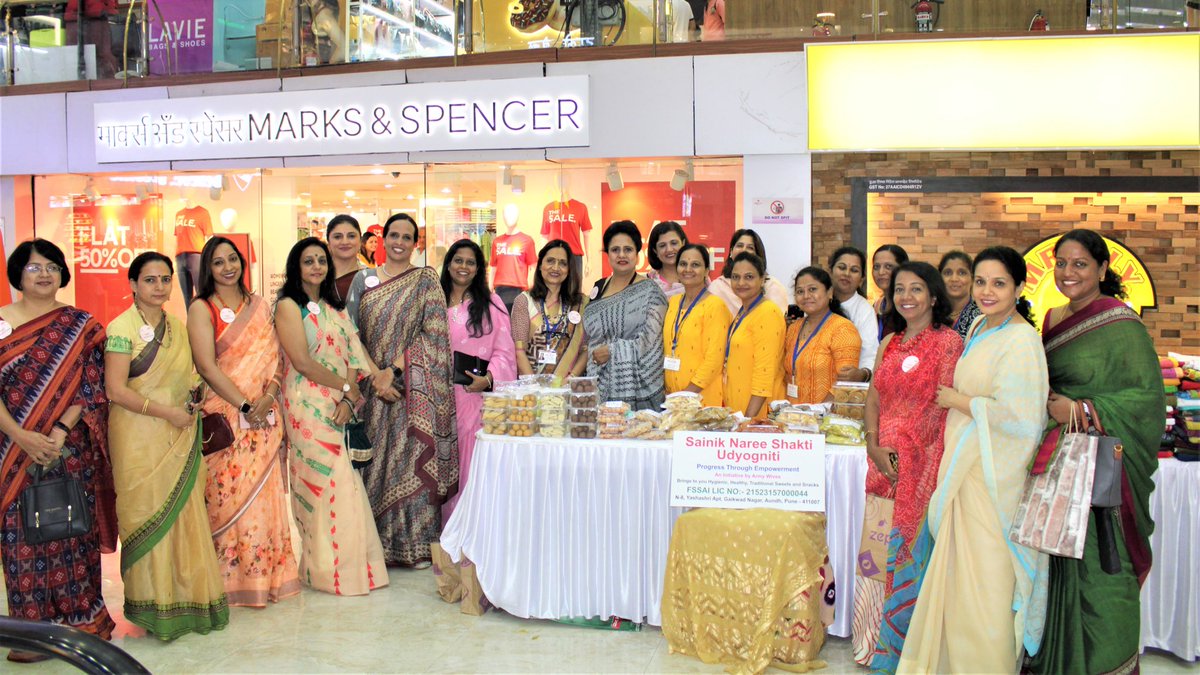IaSouthern's tweet photo. Craft Connections
Hamari Kahani Hasta Kala Ki Zubani

Exhibition by #VeerNaris &amp; Lady entrepreneurs of #SouthernStar #AWWA inaugurated at #SGSMall by Ex-Officio Regional President.The stalls narrated their unique story reflecting passion, dedication &amp; talent of incredible artists https://t.co/N4hMiwyy6o