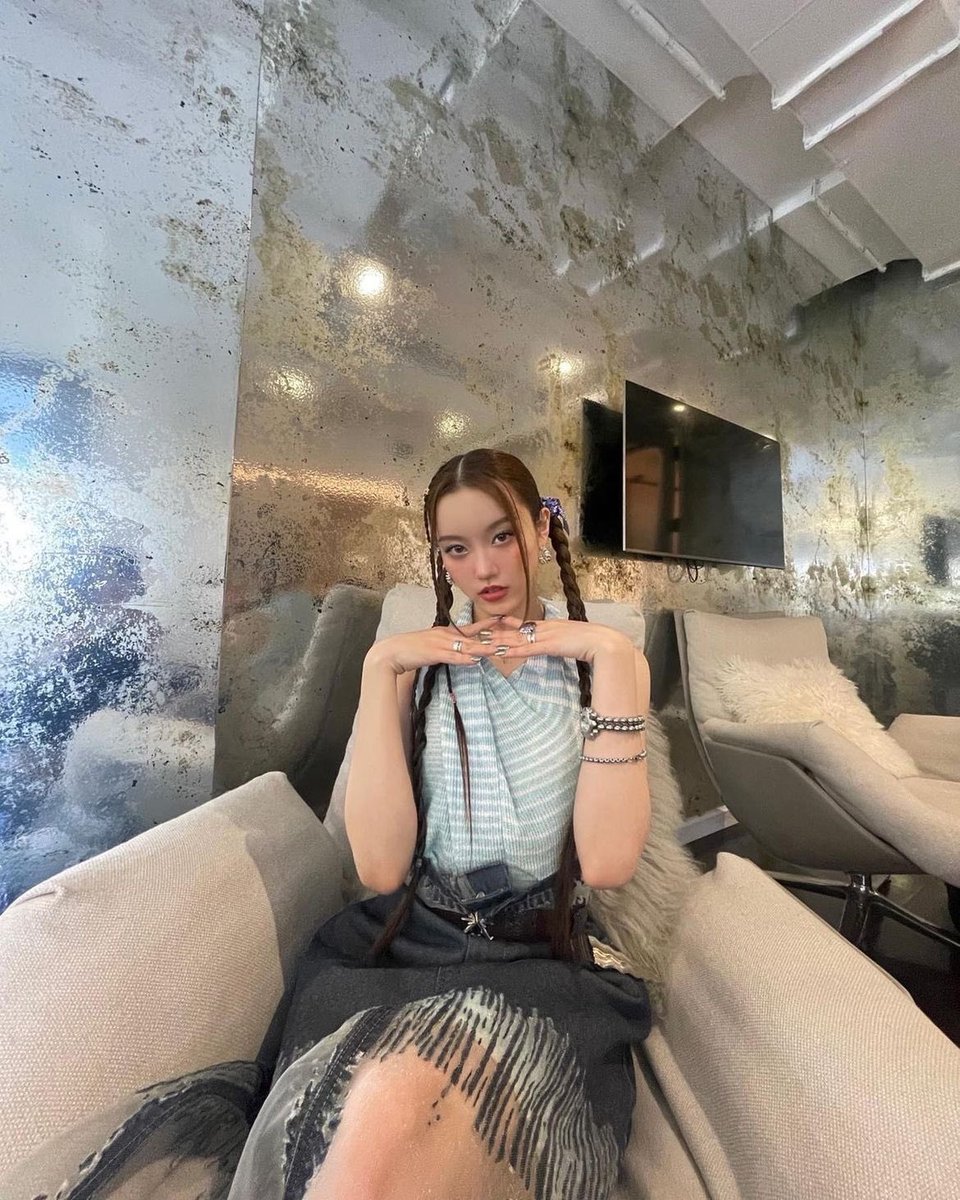 hourlychisa's tweet photo. [230625] instagram update https://t.co/8SonGzIeVW