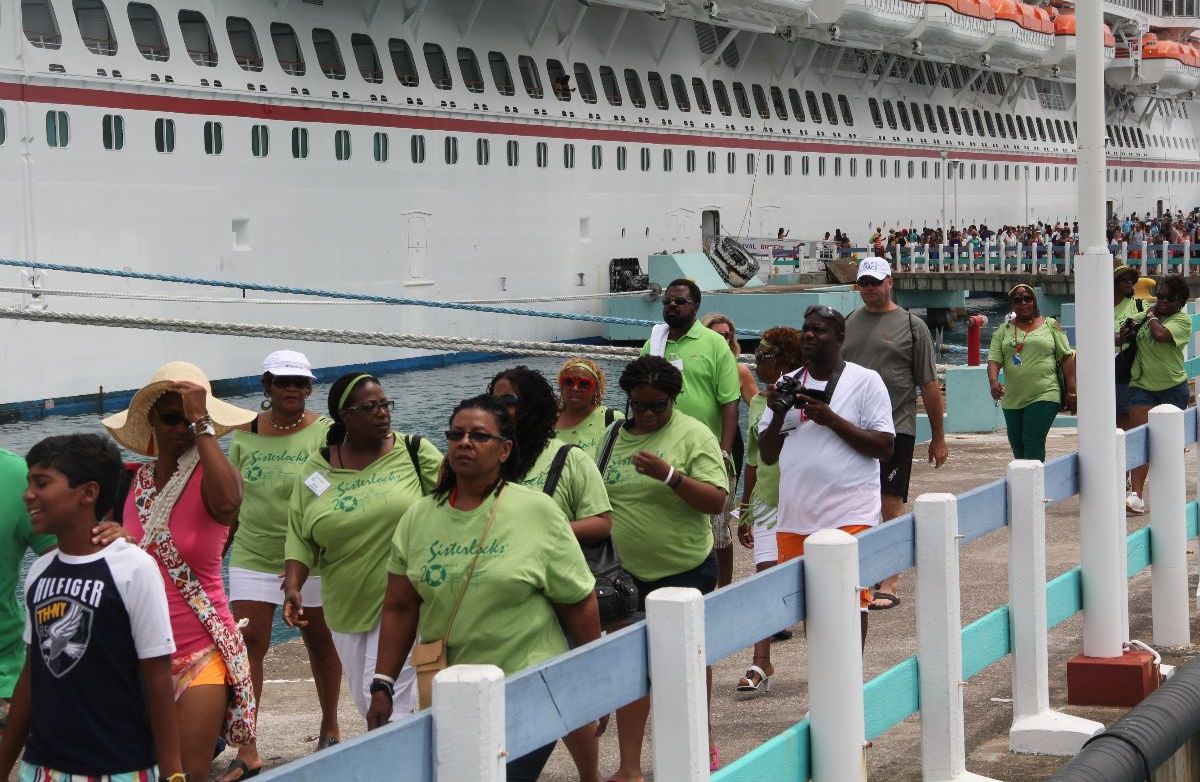 SisterlocksBlog's tweet image. Sisterlocks Birthday Month - Day 25 - mailchi.mp/sisterlocks.co…
2018: Our 25th year was a big celebration year. We did a multi-city "Freedom Tour"; We started a Brand Ambassador Certification; We published a gorgeous stylebook; Finally, we set sail on our 25th Anniversary Cruise.