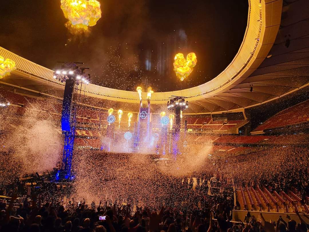 RammsteinVzla's tweet photo. Lindas fotos tomadas desde el concierto en #Madrid #Ramms #Fans #photography #FelizDomingo https://t.co/Thzp4ynbPL