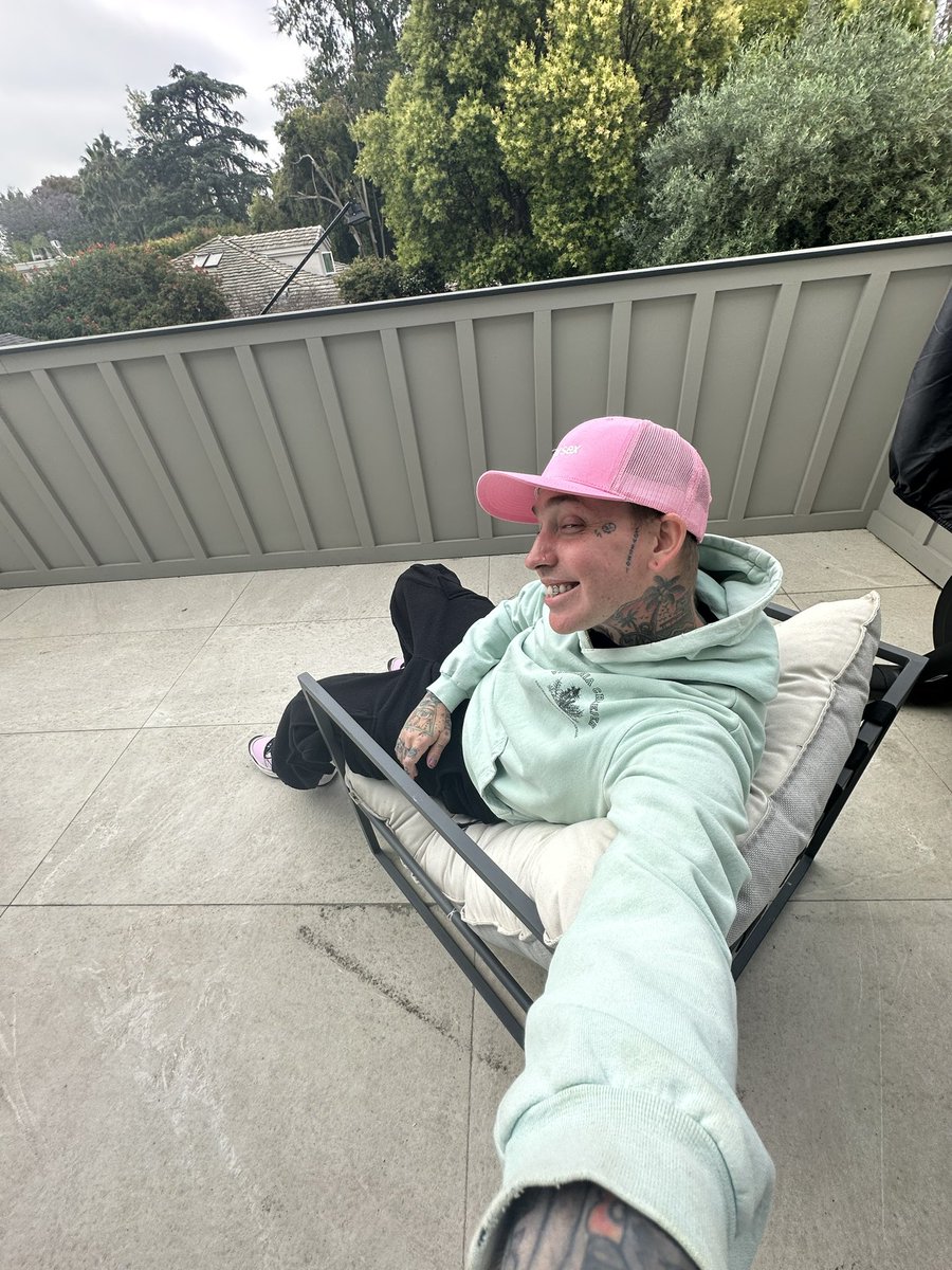 iamblackbear's tweet photo. youll never be good enough for the wrong person https://t.co/zS5KSqOwJx