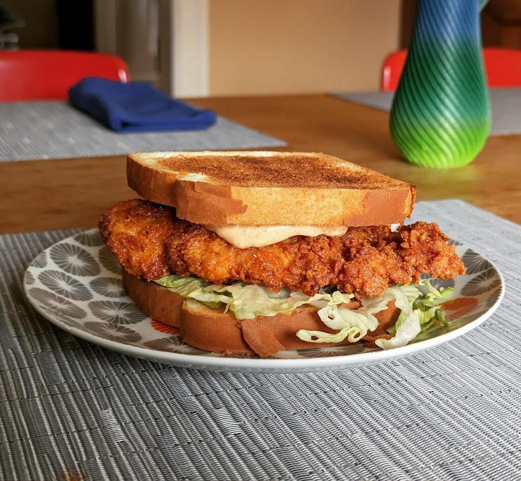 One last visit to flavortown before I rebuild my kitchen. Nashville hot chicken sandwich.
homecookingvsfastfood.com
#homecooking #homecookingvsfastfood #food #fastfood #foodie #yum