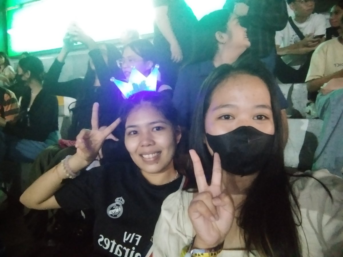 Mary_me16's tweet photo. w/ shine bright 🔆 na first time umattend 🫶
#SB19PAGTATAG #SB19PAGTATAGWorldTourManila #SB19conDAY2 https://t.co/pnRi5h96F0