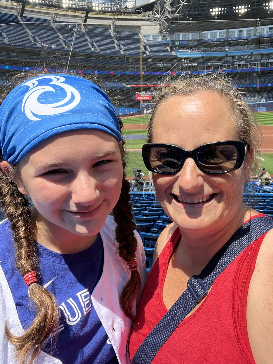 Mrs_Garthson's tweet photo. Jr Jays Sunday with my lucky little lady @BlueJays #NextLevel https://t.co/XTCoPgpVDy