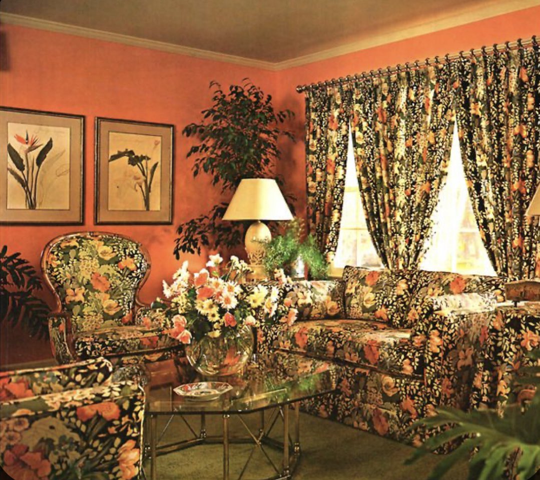 Dark green/orange floral living room decor, 1979. #vintagestyle #vintage #nostalgia 🧡