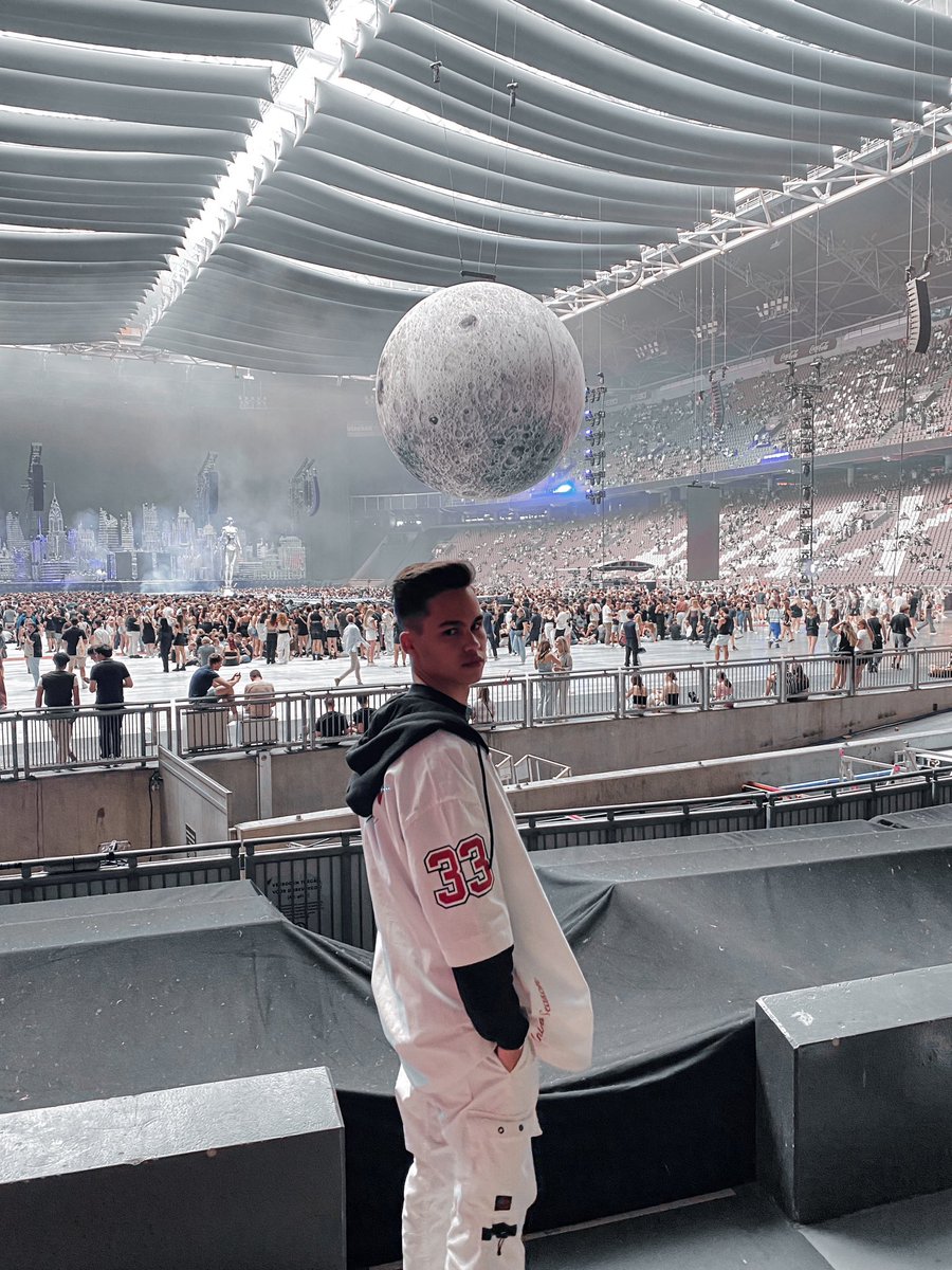 andreixcm's tweet image. 🤍🌘 @theweeknd #TheWeeknd #AfterHoursTilDawnTour #Amsterdam