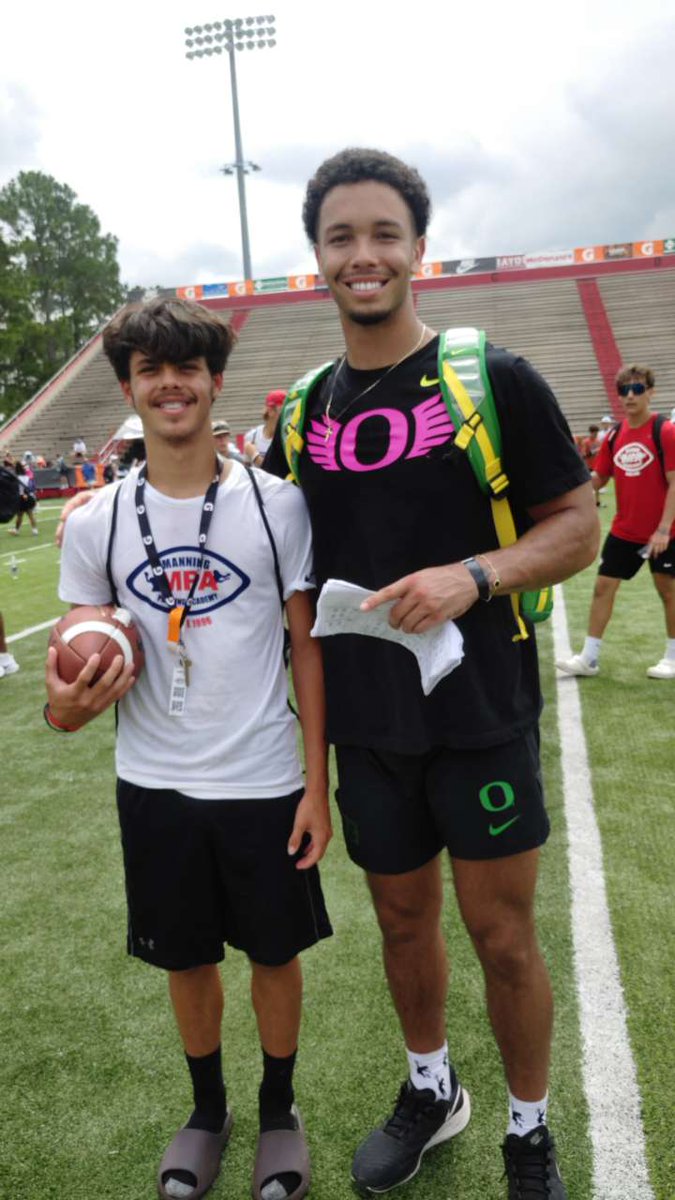 parkerschmitz08's tweet photo. Just finished the Manning Passing Academy Camp in Louisiana. Amazing experience learning from the best #PeytonManning @EliManning #coopermanning @ArchManning and all the other College QBs and WR! Amazing opportunity #manningpassingacademy @KU_Football @AlabamaFTBL @RazorbackFB https://t.co/BfEhT7RSJJ