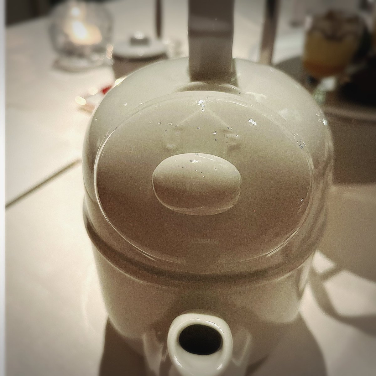 KayDevid's tweet photo. アフタヌーンティー🫖
HERMESの食器が美✨
ネイルもHERMESカラーにしてみました。どれもステキだけど1番はどう見ても寂しげなアンパンマンに出会えたこと☺️
いつも心に太陽を・・・
#hermes #ozio #アフタヌーンティー #お台場 #メンズネイル #ネイル男子 #ありがとう #感謝 #至福の時 #アンパンマン https://t.co/n00gXRKPUO