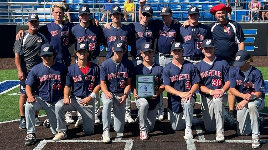DiamondSportsPr's tweet photo. #DSPTournamentChampion | Decatur Commodores 18U | Jun 22-Jun 25 Illinois State Classic - 18U | Team photo is also on the #DSPWebsite in the #DSPTeamChampionsPhotos section @deccommodores  D364 https://t.co/incORbE8xD