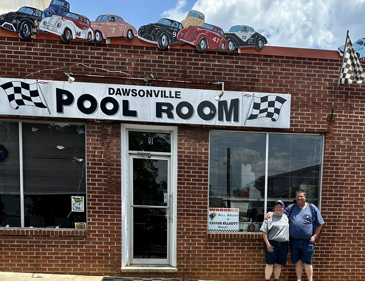 frostyriver's tweet photo. @DawsonPoolRoom we were on vacation in Blue Ridge from PA yesterday, and my husband surprised us by taking us on our first trip to Dawsonville. As lifelong Elliott fans, we had to make a few stops, including lunch and the GHOF. What a great day! https://t.co/Ukcow8fqgu
